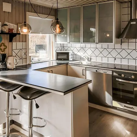 4 Bedroom Amazing In Σπίτι διακοπών Ørsted