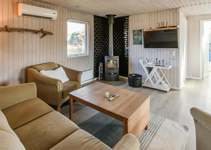 4 Bedroom Amazing In Ørsted