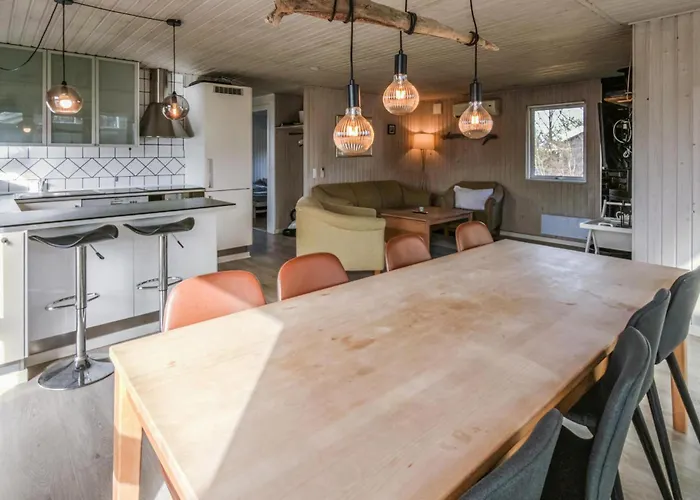 4 Bedroom Amazing In 別荘